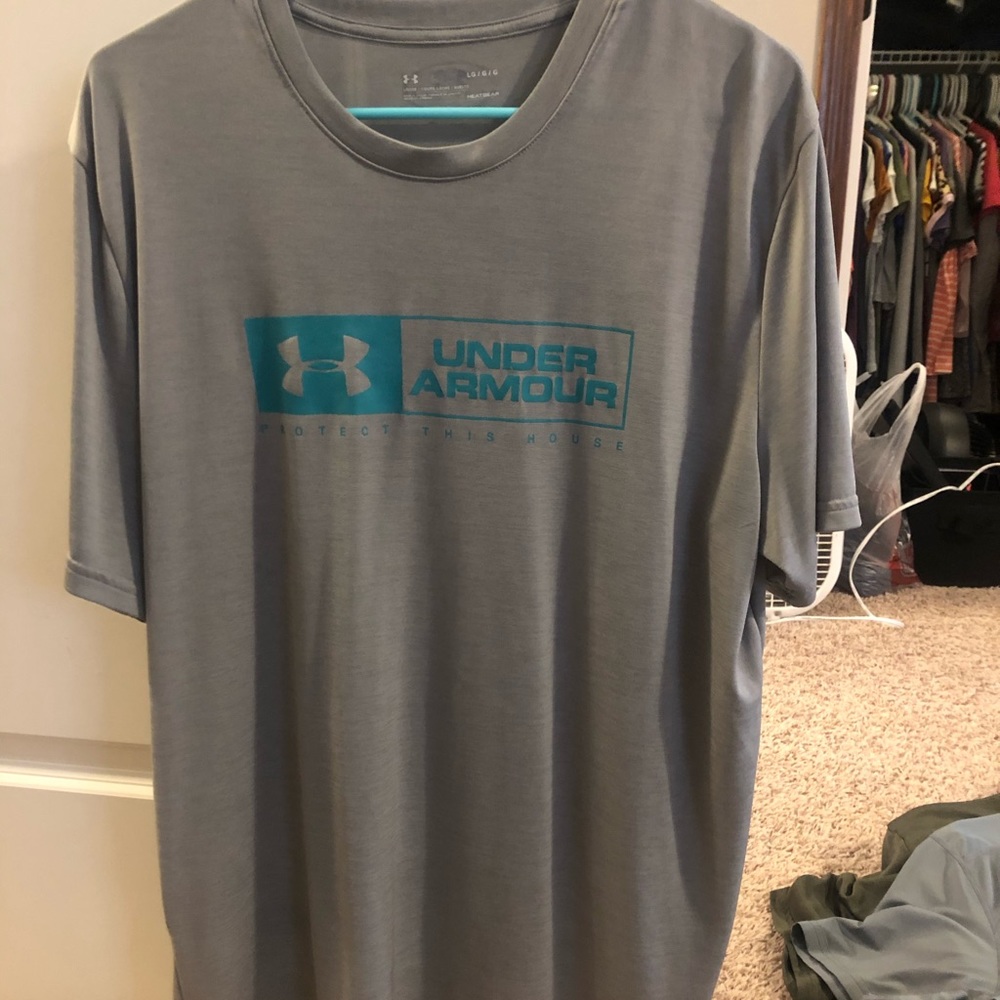 Under amour men’s tshirt